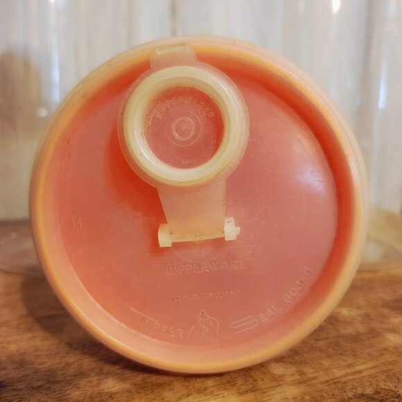 Vintage Tupperware Set of 3 Storage & Juice Containers 2 x 1486 and 262 Orange - Picture 12 of 12